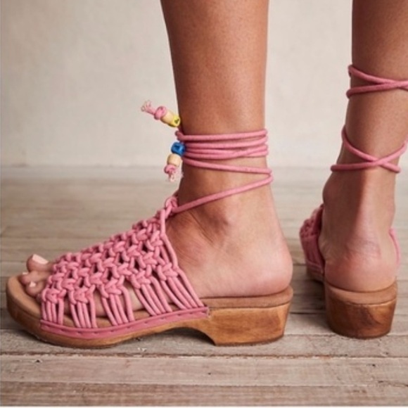 Free People Sandals Peony Pink Candy Crochet Clogs Ankle lace US 9 to 9.5 EU 40 - Picture 3 of 14